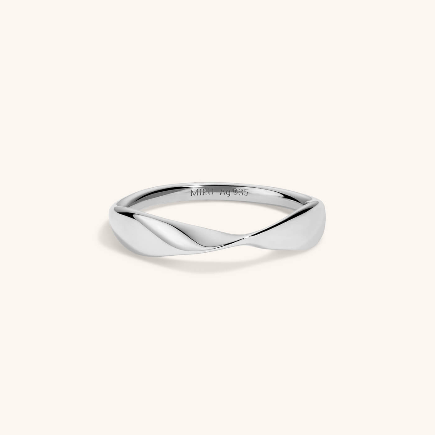 Möbius Fine Ring