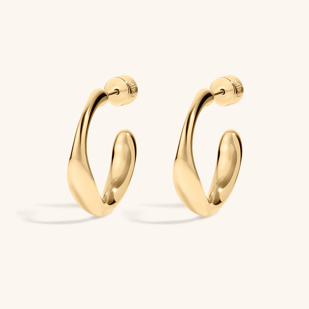 Möbius Hoop in gold – front view
