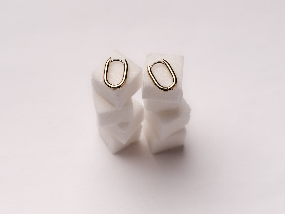 Halo oval hoops on sugar cubes