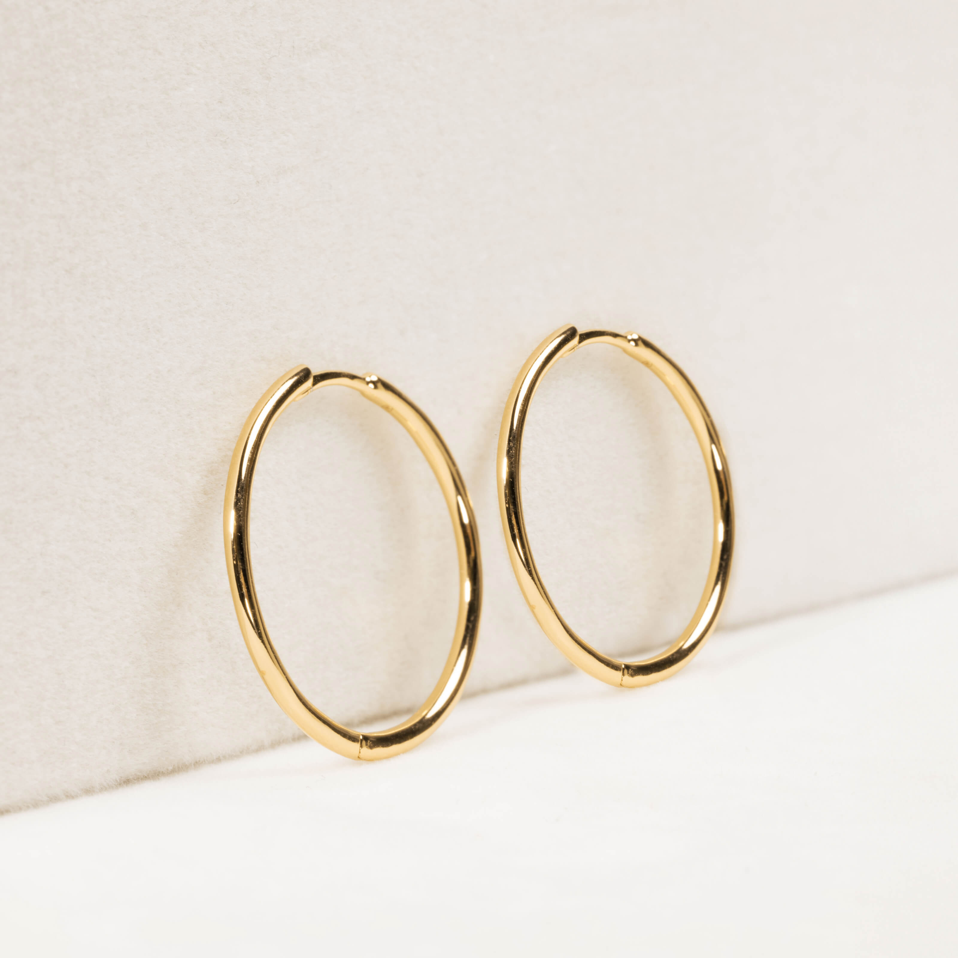 Classic 1" Hoops in Titanium Gold