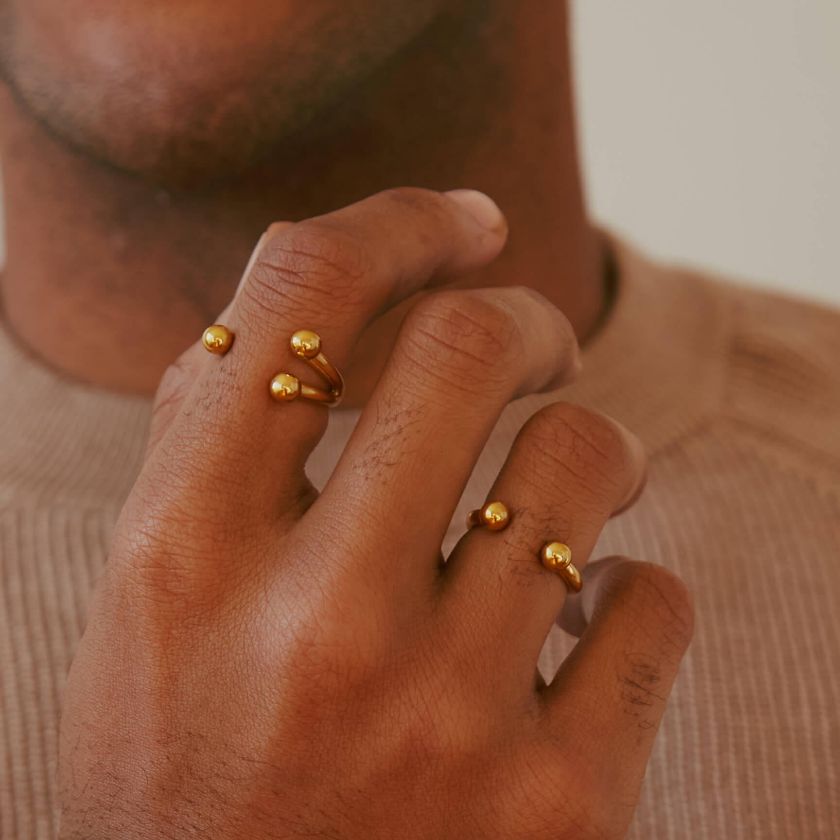 Floating Sphere Stacking Ring II (gold) on Model