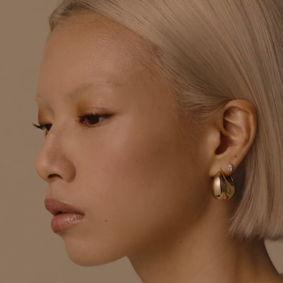 Cloud Hoops in Gold on Model Video