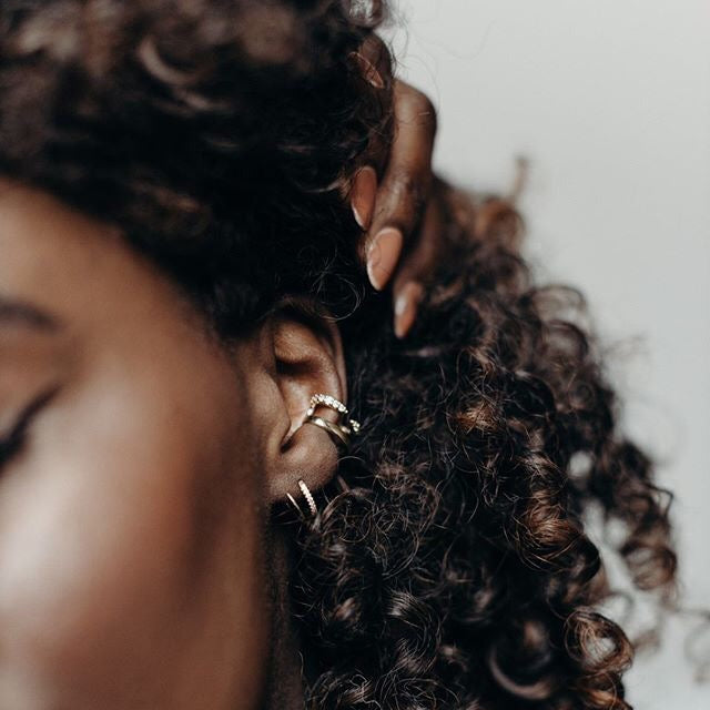 @_victoriantoinette wearing the Crystal Claw Ear Cuff and Comet Twirl Earring