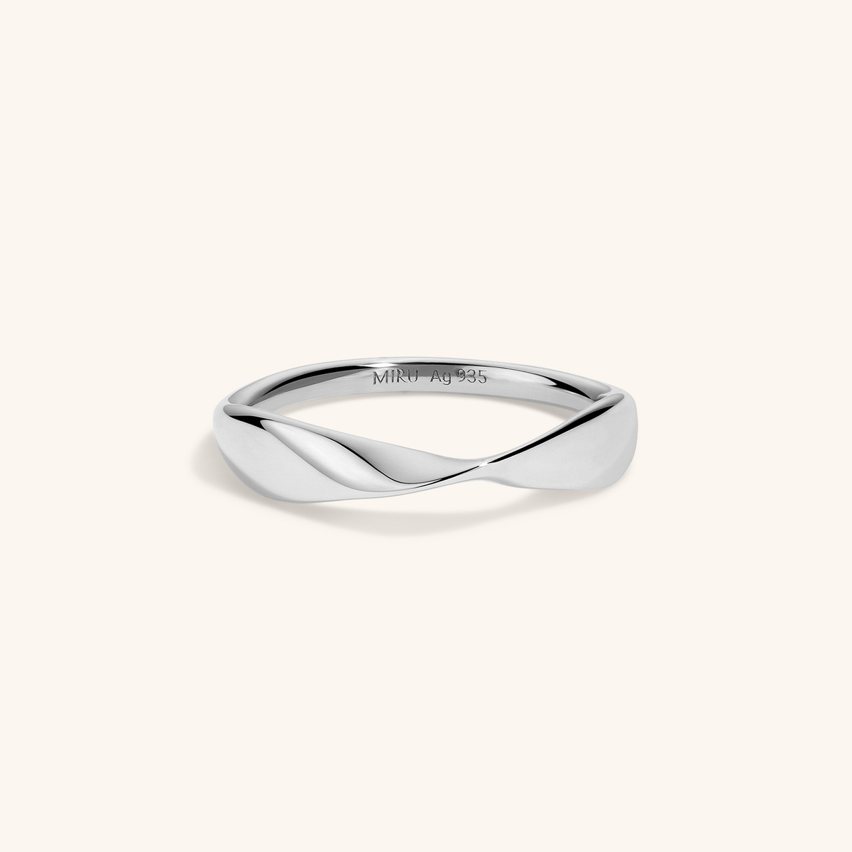 Möbius Fine Ring