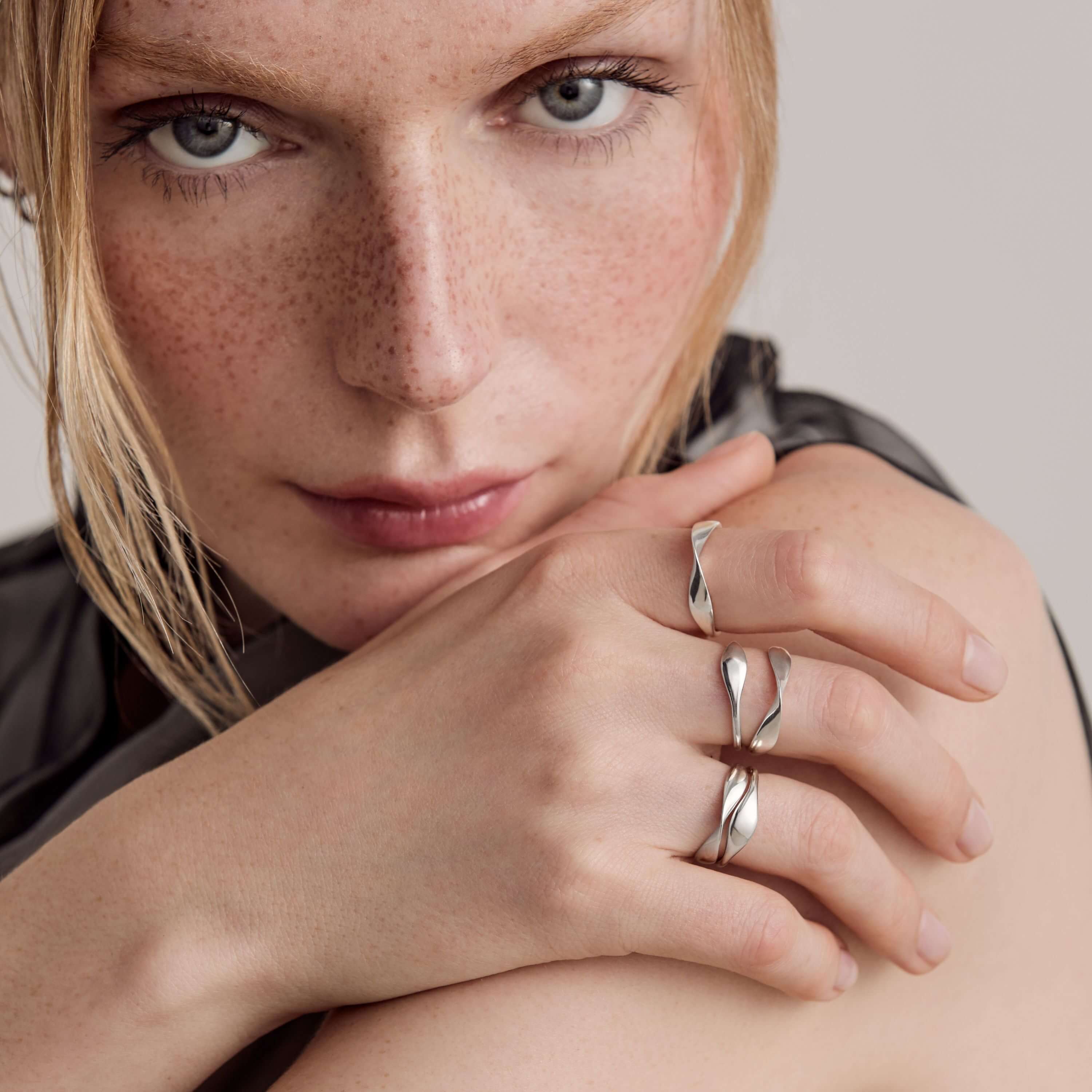 Mobius and Echo Fine Rings on Model