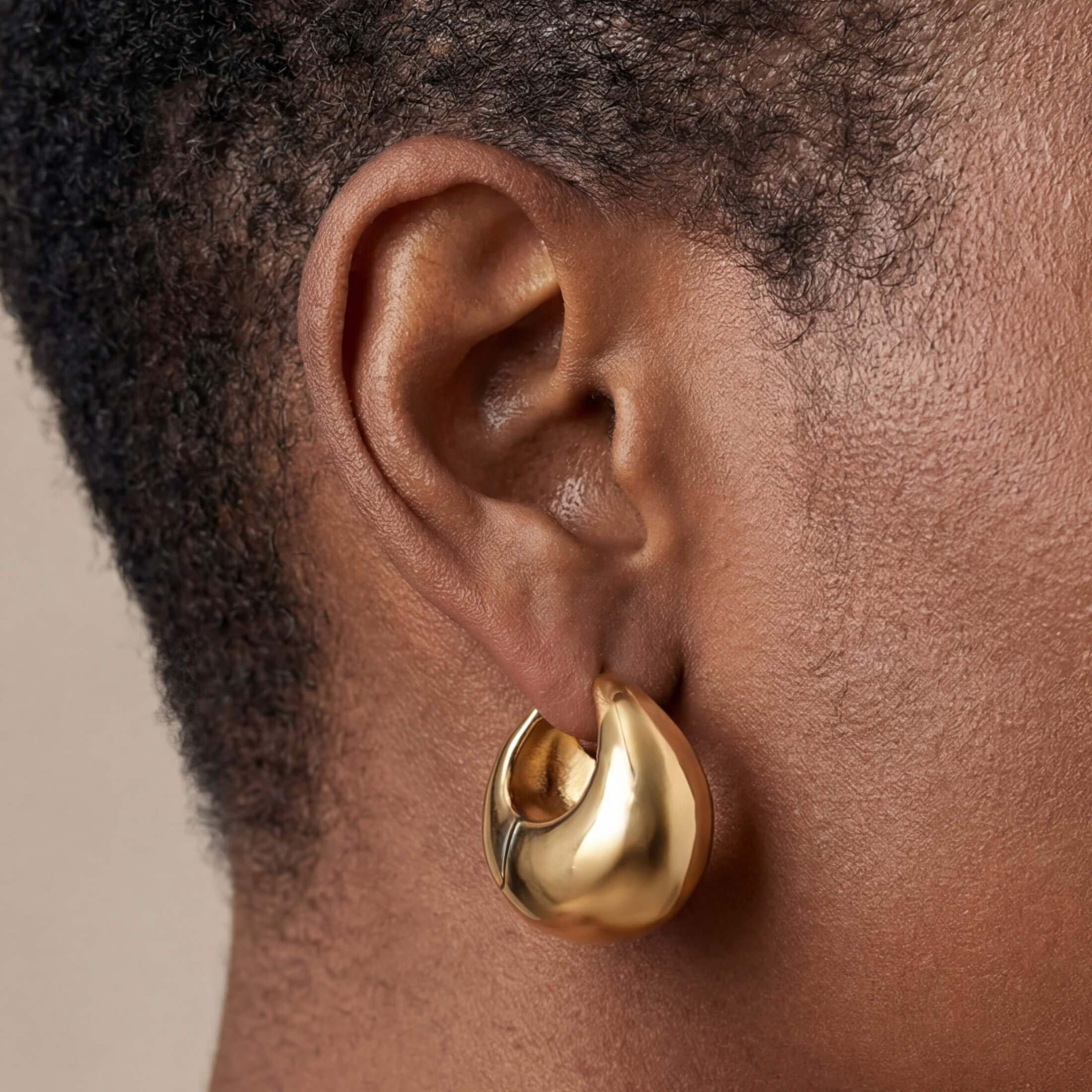 Cloud Hoops  - Gold on Model