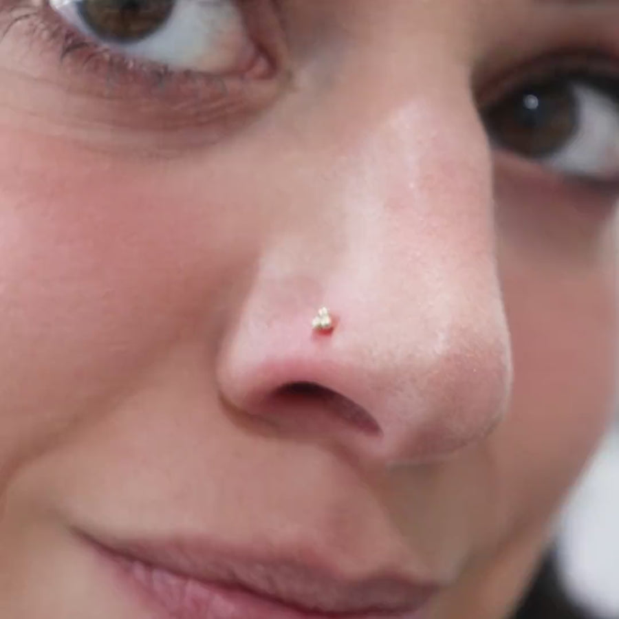 Tiny Trinity Stud L-Shape Nose Ring in 14k Gold on model video