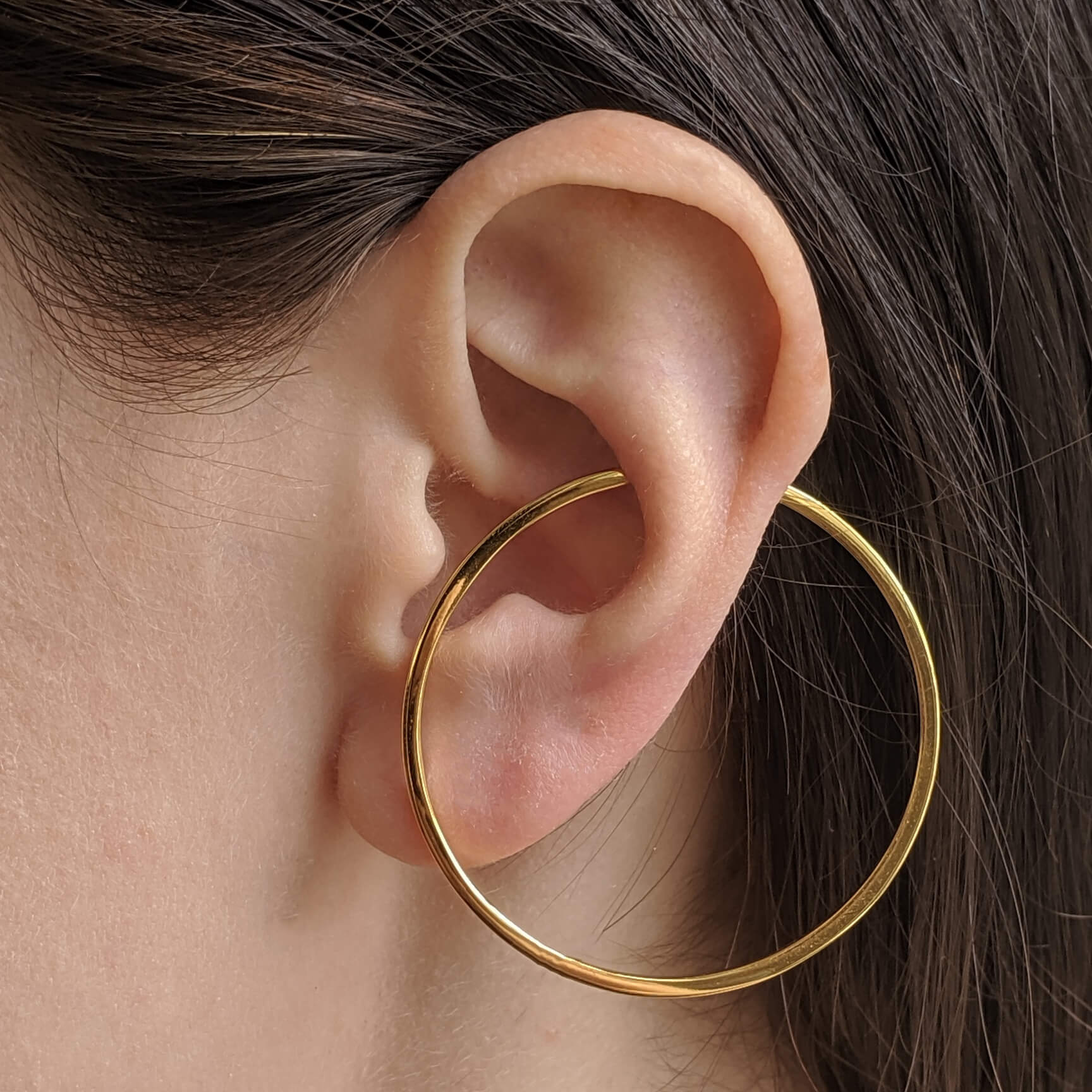Large Illusion Hoops on model (Gold)